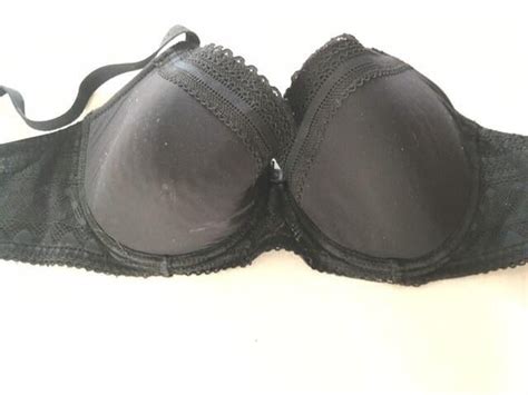 my moms slutty bra 75c 🥰😍 anyone wanna trade pics of mommy s underwear🥰 r cumonbras