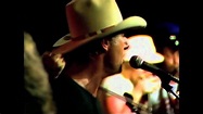 Jerry Jeff Walker and friends performing Hill Country Rain - YouTube