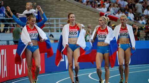 Russian Runners Kiss Wasnt In Protest Of Law Sportsnetca