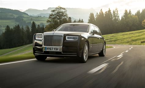 It is available in 4 colors, 4 variants, 1 engine, and 1 transmissions option: 2019 Rolls-Royce Phantom Reviews | Rolls-Royce Phantom ...