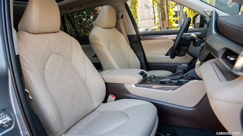 2020 Toyota Highlander Platinum Color Moon Dust Interior Front Seats