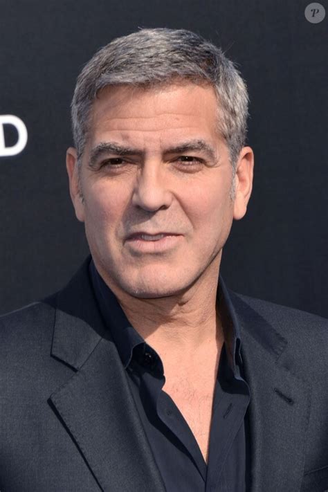 Vidéo George Clooney Lors De La Première De Tomorrowland A La