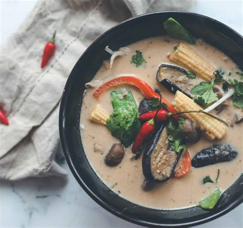 Easy Vegan Thai Inspired Green Curry Paste Soup Sweeter Than Oats
