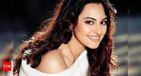 Sonakshi Puts Dad Shatrughan Sinha Under House Arrest Hindi Movie News Times Of India