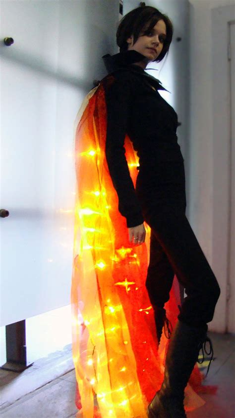 This Girl Crafted Her Own Girl On Fire Cape Fire Costume Hunger