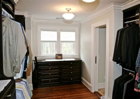 25 Interesting Design Ideas And Advantages Of Walk In Closets 华体会真正的