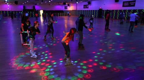 Experience This Roller Skating At Rainbow Rink Entertainment