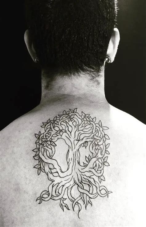45 Insanely Gorgeous Tree Tattoos On Back