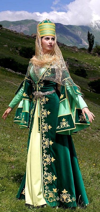 Circassian Gaun Budaya