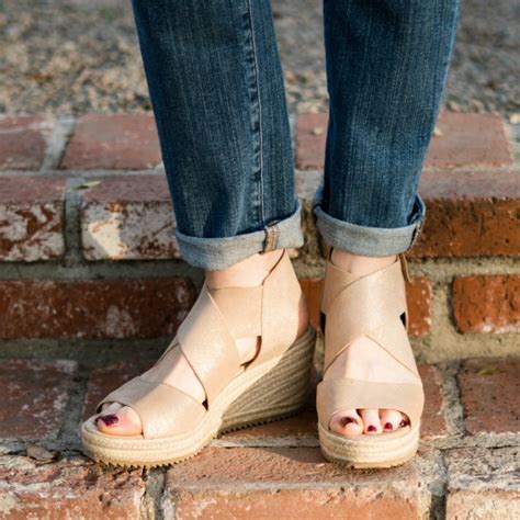 Eileen Fisher Willow Espadrille Wedge Sandal In Bronz Gem
