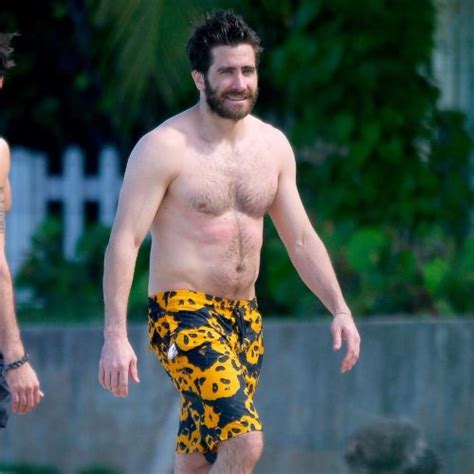 Jake Gyllenhaal Pics Shirtless Biography Wiki Celebrity News