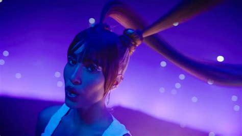 Aitana Salta Al Cine Ya Puedes Ver El Videoclip De Volaré La Bso De La Película Más Allá De