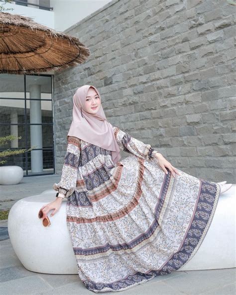 Outfit Dress Ala Selebgram Yasmin Nadiyah Tampil Syarii