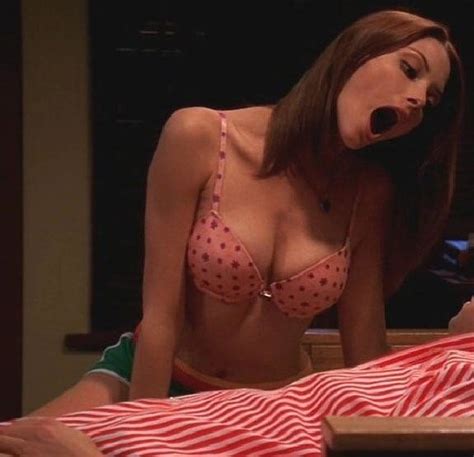 April Bowlby ️ Photo 16 Two And Half Men Leaopoerdinho