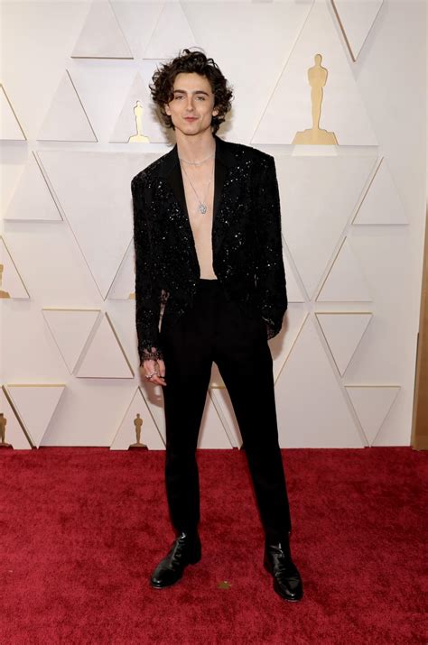 Cómo Kristen Stewart Timothée Chalamet y Ariana DeBose arrasaron en la alfombra roja de los