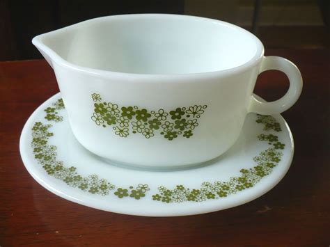 Vintage pyrex butterfly gold gravy boat and saucer underplate corning. Pin on Vintage Kitchen