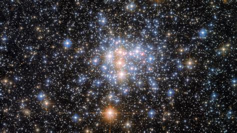 Hubble Space Telescope Captures Exquisite View Of Nearby Star Cluster