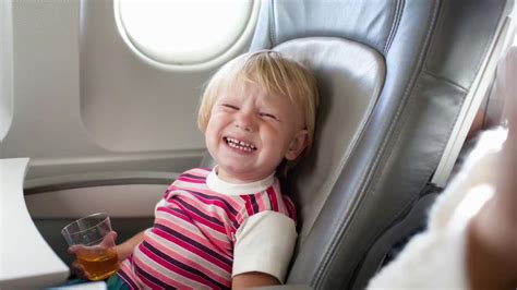 Pse fëmijët qajnë gjithmonë kur janë në aeroplan YouTube