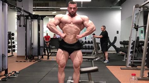 Russian Muscle Hunk Alexey Kuznetsov Gym Posing Youtube