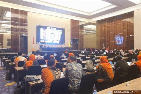 Rektor Unp Prof Ganefri Jadi Pemakalah Utama Forum Fbs Indonesia Di