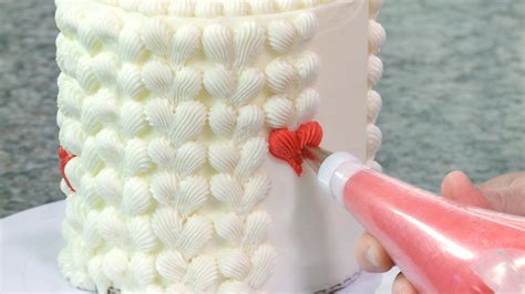 This buttercream recipe is perfect for making beautiful decorations for cakes, cupcakes, and even cookies. Piping Techniques for Cake Decorating: A Step by Step Tutorial