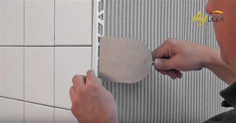 Tipps und tricks zum selber. Fliesenprofile verlegen | Video-Anleitung @ diybook.de