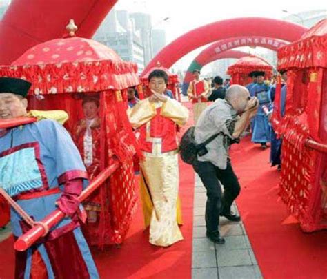 A Glance At The Chinese Mass Weddings Times Of India