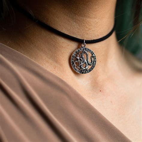 Round Dragon Choker