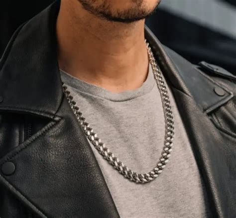 Best Necklace Guide For Men To Get Stylish And New Look