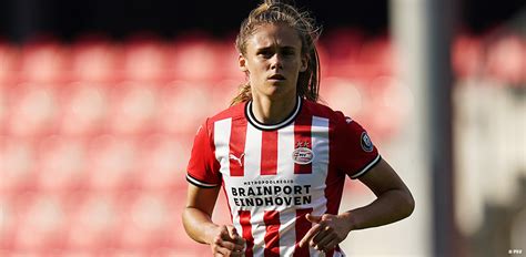 Is responsible for this page. PSV.nl - Joëlle Smits in 2021 voor transfersom naar VfL ...
