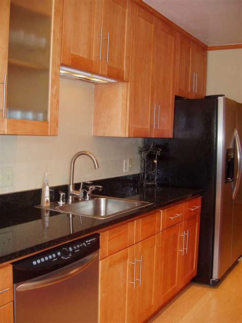 Four less cabinets is a wholesale kitchen cabinet online distributor. Hardwood Kitchen Cabinets | Wholesale Kitchen Cabinets