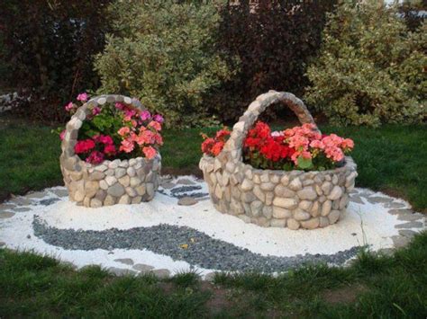 13 Impressive Stone Decor For Your Garden