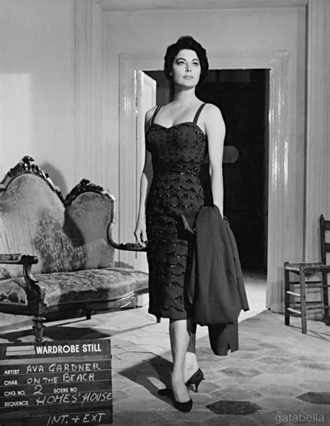 Ava Gardner On The Beach Costume Tests Ava Gardner Old Hollywood Actresses Old Hollywood