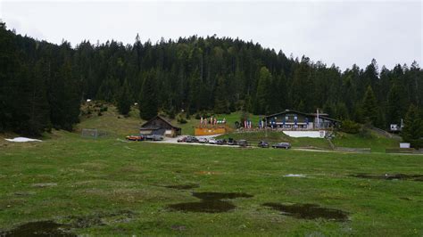 Travellers can take advantage of a full range of services: MTB-Tour: Seefelder Plateau-Rundfahrt von Mösern mit ...