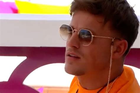 love island s fans rate dami and amber s relationship after they share first kiss irish
