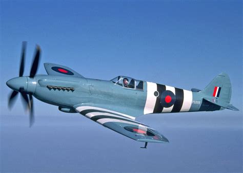 Supermarine Spitfire Mk Xix Wwii Fighter Planes Vintage Aircraft