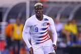 Gyasi Zardes officially ends any lingering hope of Leeds move after ...