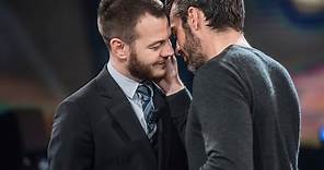 Luca Argentero e Alessandro Cattelan: un bacio gay appassionato