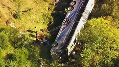 2 killed when bus carrying high schoolers crashes in NY