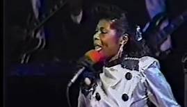 Gladys Horton of the Marvelettes - "Please Mr. Postman" Live - 1992
