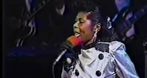 Gladys Horton of the Marvelettes - "Please Mr. Postman" Live - 1992