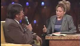Julie Snyder reçoit André Moreau pour une entrevue mouvementée dans Le Poing J en 1998