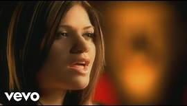 Kelly Clarkson - A Moment Like This (VIDEO)