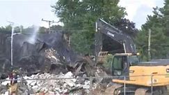 Crews demolish charred Advance Auto Parts intentionally set on fire in Reisterstown