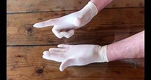 Indossare, rimuovere e smaltire i guanti monouso: la lezione dei sub di Parma