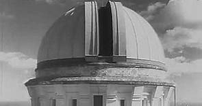 1943 03 01 NODO 9A Barcelona En el observatorio astronómico Fabra se observa el paso del cometa Wh