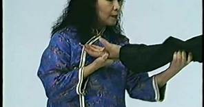 劉莉莉國際鷹爪國術總會- Lily Lau Eagle Claw Kung Fu - 72 Joint Locks Part 2.mov