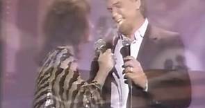 Loretta Lynn And Conway Twitty - I Can't help it ( if im still in love with you)