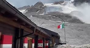 La valanga sulla Marmolada ripresa dal rifugio «Capanna Ghiacciaio»