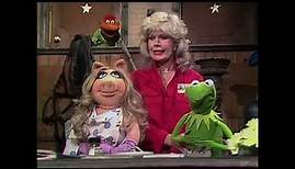 The Muppet Show - 502: Loretta Swit - Backstage #2 (1980)